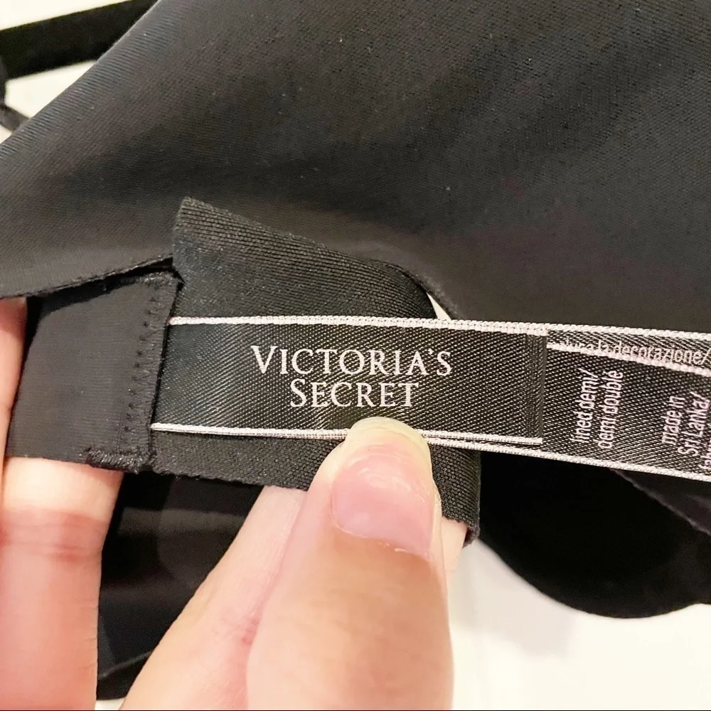 Victoria's Secret Black and Gold Lined Demi 32C Bra